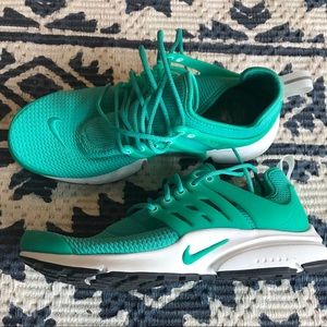 Nike Air Presto Shoes | Size 8 | Clear Emerald Green